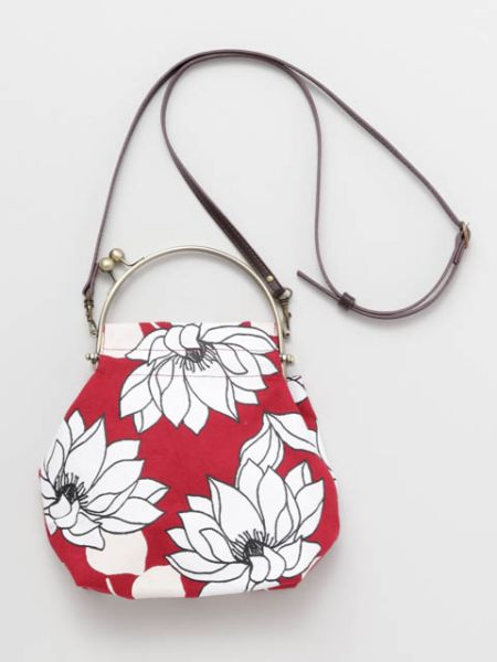 【ご紹介します！ブランド『カヤ』の華やかな鞄！蓮の花がま口ショルダーバッグ】RED
