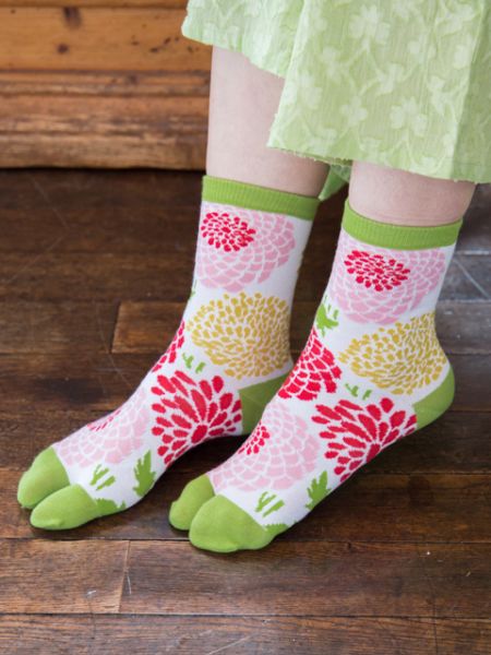 【ご紹介します！信頼の日本製！ブランド『カヤ』の可愛い靴下！足袋型くつ下 菊あつめ 】ミドリ