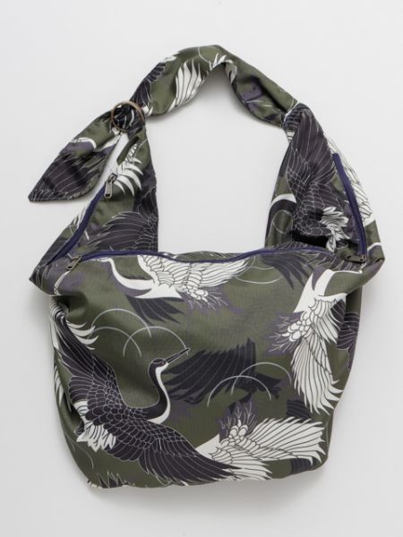 【ご紹介します！ブランド『カヤ』の風呂敷みたいな粋な鞄！たすきバッグ 鶴】KHAKI