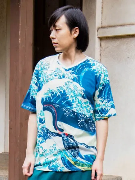 【ご紹介します！ブランド『カヤ』！日本土産に最適！浮世絵メンズTシャツ 】NV KUJIRA