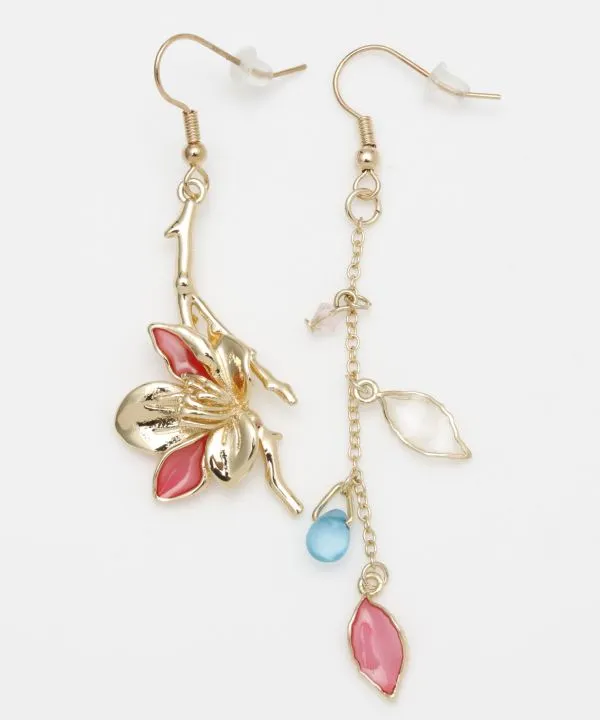 【新登場！ゴールドの花が目を惹く！和アクセサリー！普段使いにも！花優美ピアス】UME
