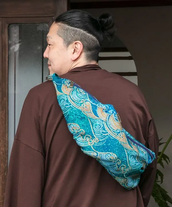 【ご紹介します！ブランド『カヤ』の波たすきバッグ小 モダンBAGシリーズ】NAVY