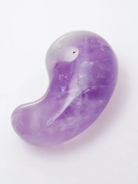 【ご紹介します！ブランド『岩座』の古代型勾玉（Mサイズ）】DT AMETHYST