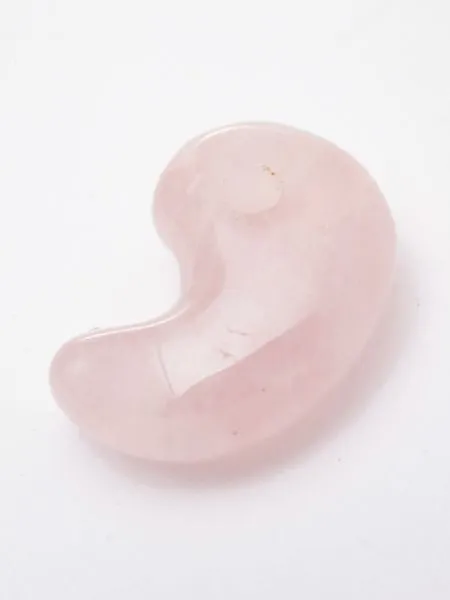 【ご紹介します！ブランド『岩座』の古代型勾玉（Mサイズ）】ROSE QUARTZ
