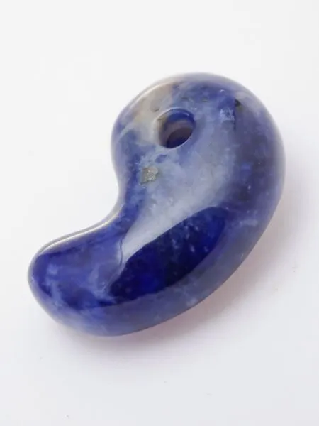 【ご紹介します！ブランド『岩座』の古代型勾玉（Mサイズ）】SODALITE