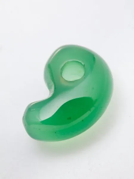 【ご紹介します！ブランド『岩座』の古代型勾玉（Sサイズ）】GREEN AGATE