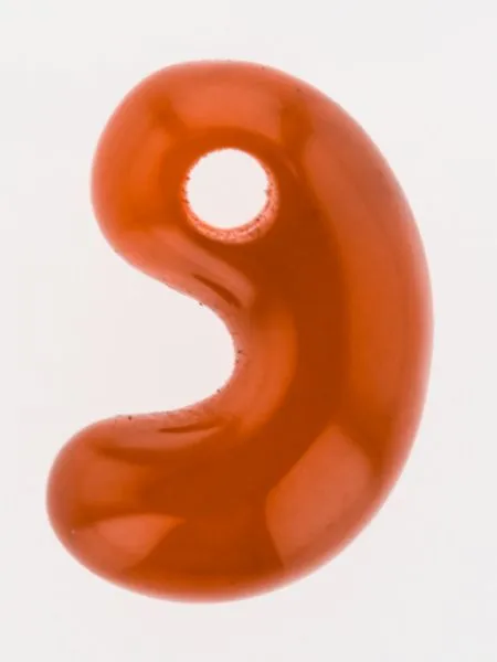 【ご紹介します！ブランド『岩座』の古代型勾玉（Sサイズ）】RED AGATE