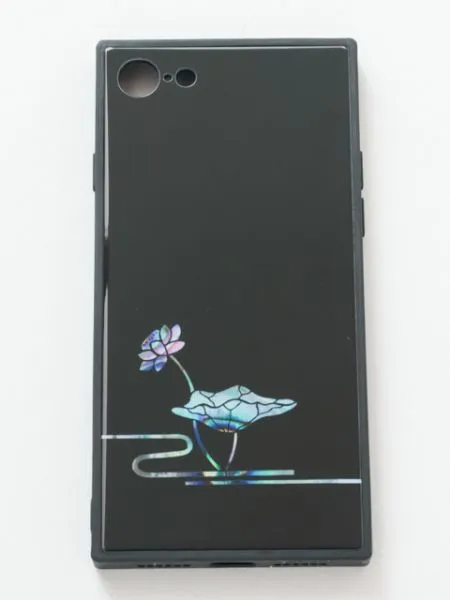 【神社で祈祷して頂いた御守りシール付！iPhone8/7兼用ガラス製スマホケース 携帯守護衣】螺鈿蓮