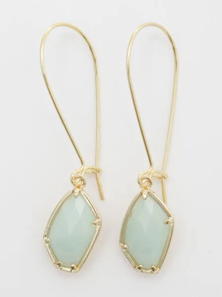 【ご紹介します！天然石ならではの風合いを楽しめる！留め石ピアス】AMAZONITE