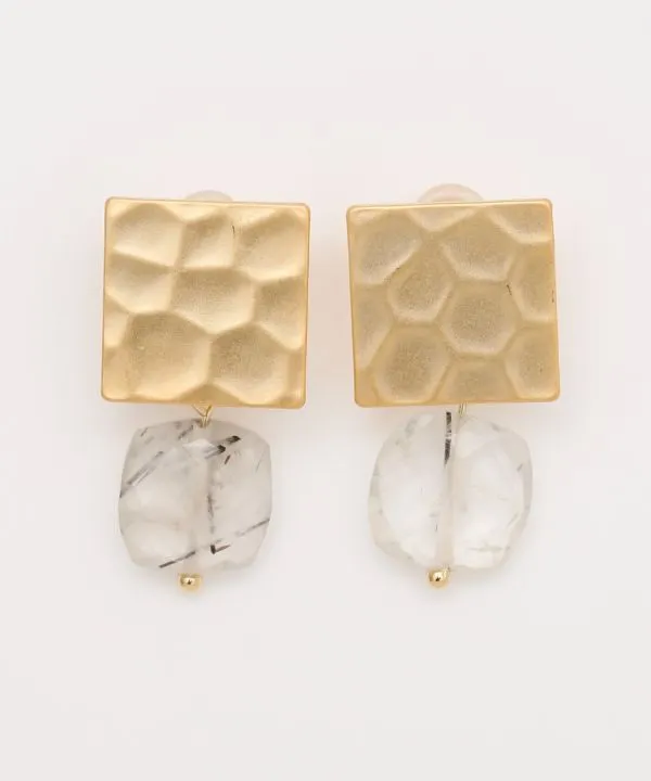 【ご紹介します！四角い天然石が揺れる上品なデザイン！鎚目石ピアス】BK RUTILATED QUARTZ