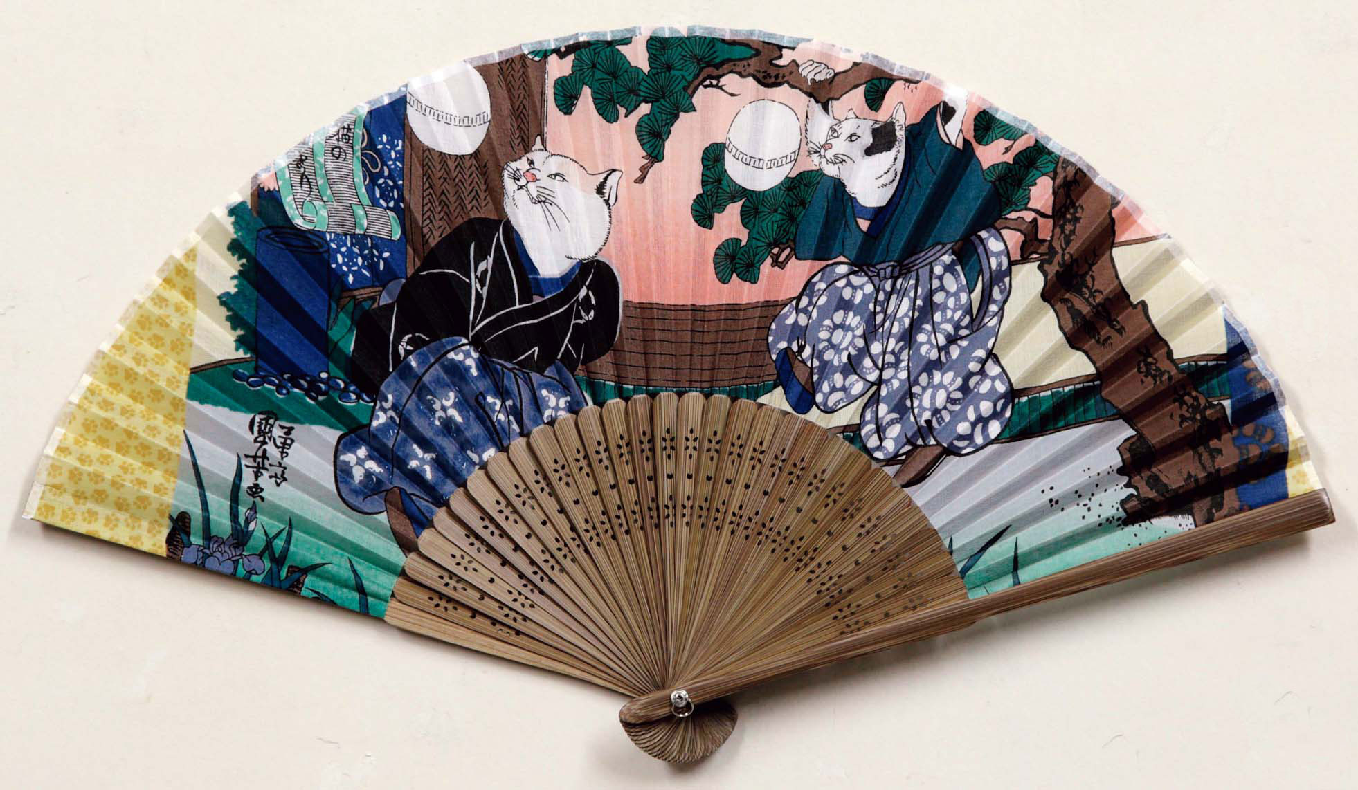 【ご紹介します！海外でも人気の浮世絵をあしらった！京彩 扇子】猫の曲まり団扇