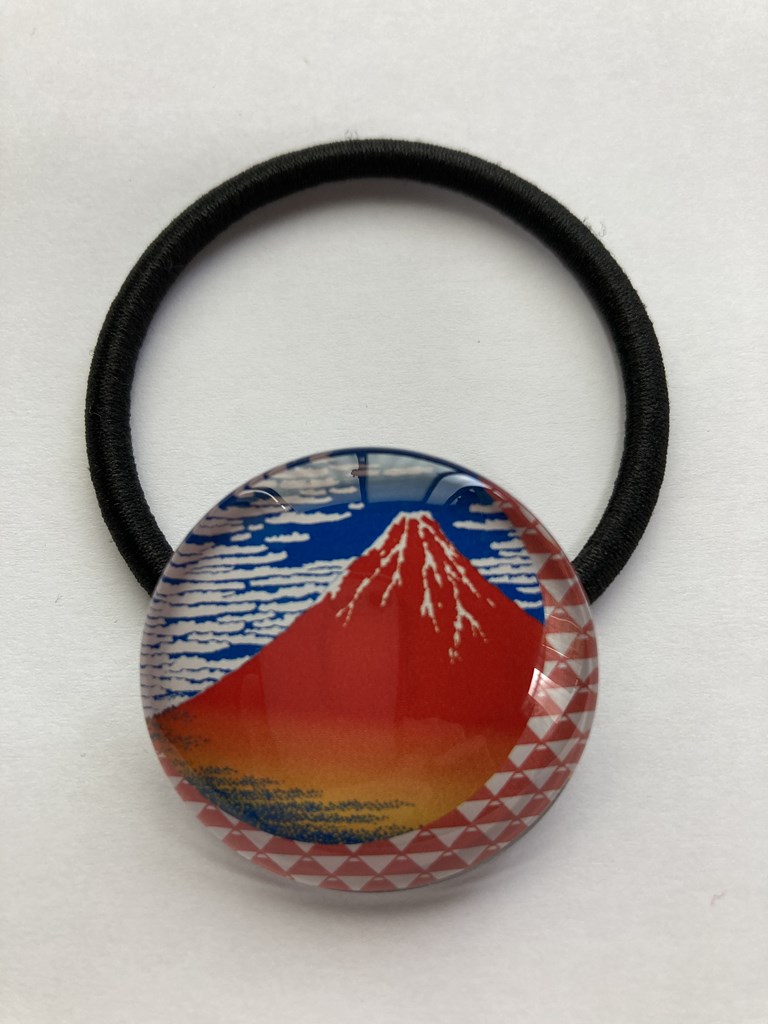 【ご紹介します！安心の日本製！和柄のアクセサリー、ヘアー小物！】ガラスヘア赤富士