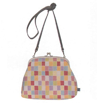 【ご紹介します！安心の日本製！彩りが美しい帆布製のバッグ！6.8寸口金ショルダー（中）】五色市松　パステル