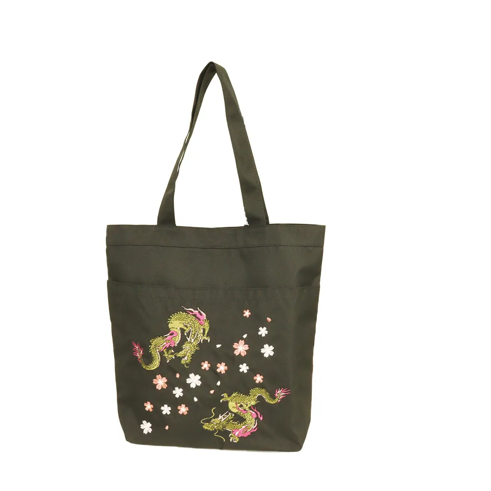 【ご紹介します！大きな鞄！クールな刺繍でどんなファッションにもあいます！】刺繍トートバッグ 双龍