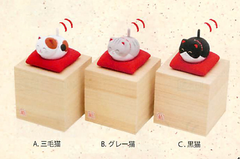 【新登場！安心の日本製！ほっこりかわいい！桐箱ゆらゆらソーラー ミニ猫（３種）】