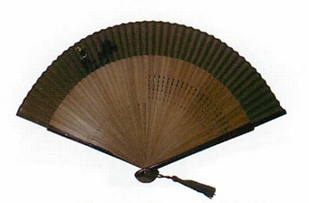 【ご紹介します！夏の必須アイテム！爽やかな風を運ぶ！ひご長手招きシルク扇子 (紳士用)鷹(G-4)】