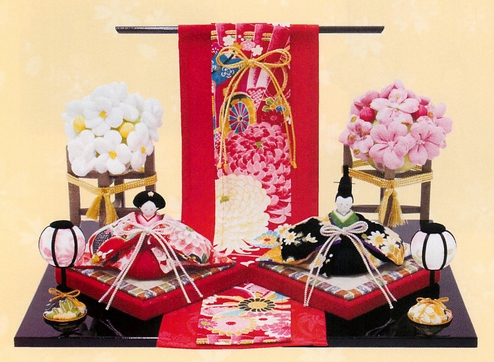 【ご紹介します！安心の日本製！小物にもお花が描かれている花づくしのお雛飾り！花小路雛】