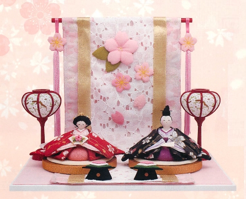 【ご紹介します！安心の日本製！桃の節句を祝う！桜とレースが重なり合うふんわりしたお雛さま！夢桜雛】