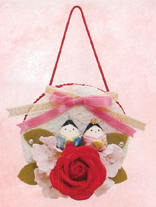 【安心の日本製！香りのよい石鹸素材で作られたお花に囲まれたお雛様！】サボンドゥフルール丸雛　壁飾り