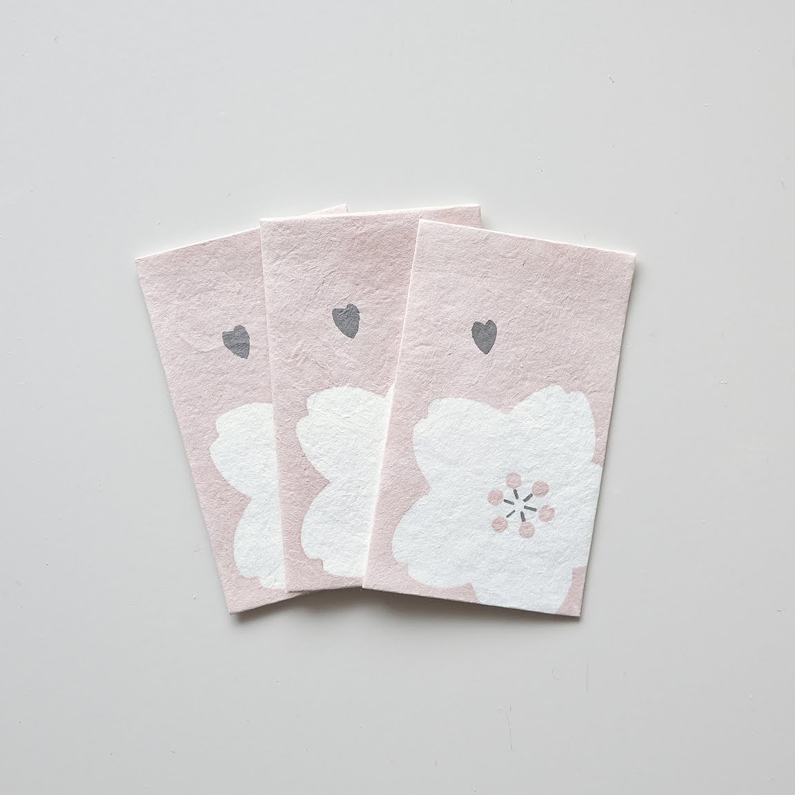 【新登場！伝統技法、型染めで一色ずつ職人が手摺りで製作しました！】手摺り型染めぽち袋 大輪桜