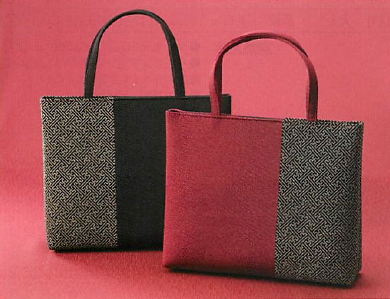 【ご紹介します！信頼の日本製！上品で！お出かけが楽しくなる！印伝調　縦型トート（さや型】