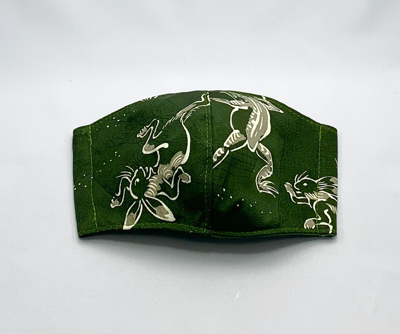 【ご紹介します！安心の日本製！正絹100％×日本の伝統美！】京友禅マスク M 鳥獣戯画 深緑