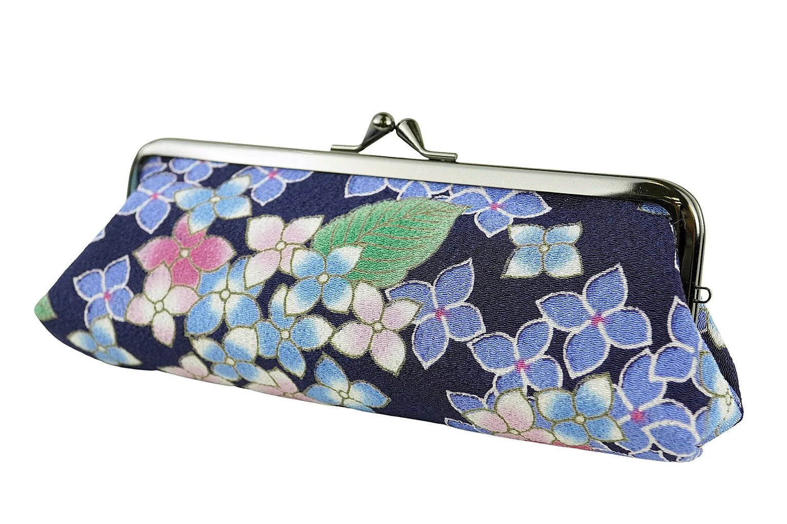 【新登場！日本製！和KOMONO 小紋工房　お洒落！がま口三角スリムケース】紫陽花　紺